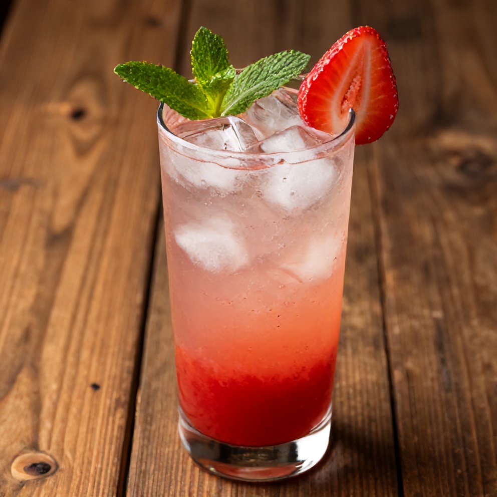 Strawberry Mint Lemonade in a Glass with Ice
